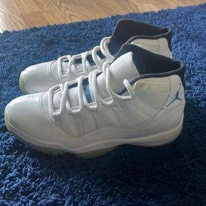 Jordan 11 Retro Legend Blue